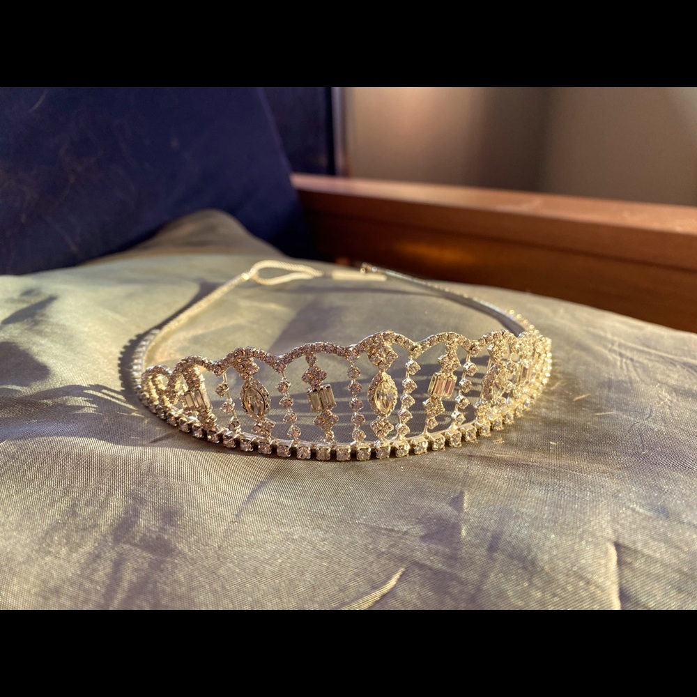 Anna Bella Tiara